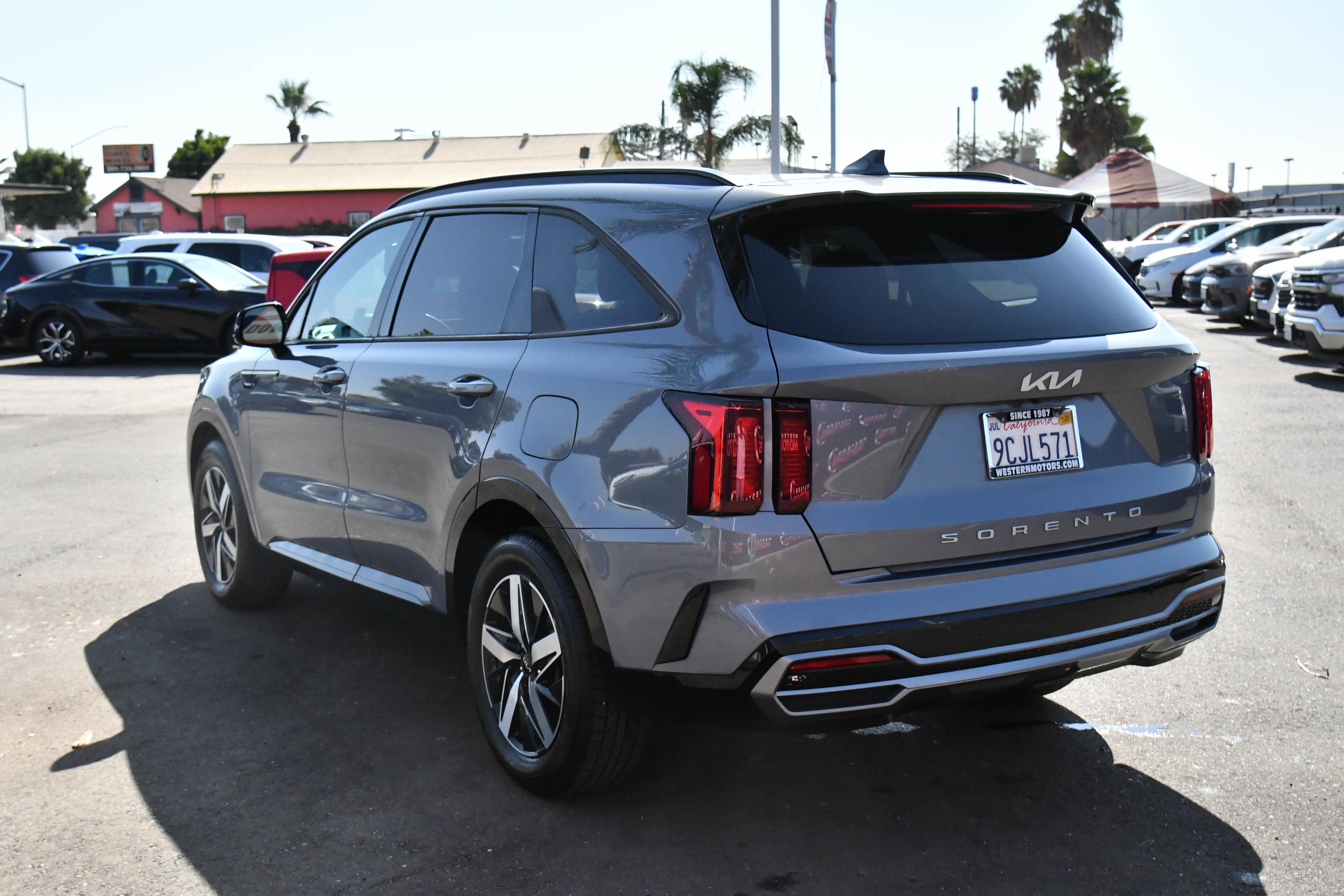 Used 2022 Kia Sorento S w/ Panoramic Sunroof Package FWD image 6