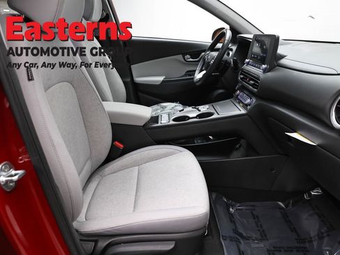 Used 2022 Hyundai Kona SEL w/ Convenience Package image 24