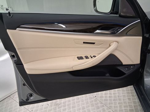 Used 2023 BMW 530e w/ Premium Package RWD image 22
