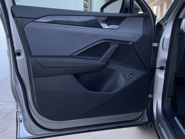 New 2025 Volkswagen Tiguan SE FWD image 9