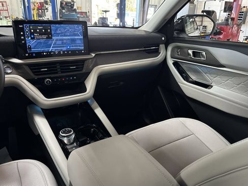 New 2026 Ford Explorer Platinum w/ LUX Leather Package AWD/4WD image 28