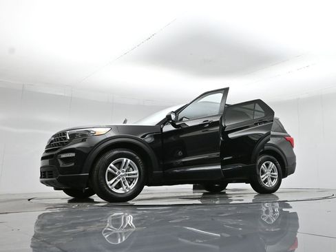 Certified 2022 Ford Explorer XLT w/ Equipment Group 202A image 51