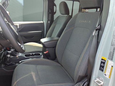 Used 2024 Jeep Wrangler Unlimited Sahara AWD/4WD image 15