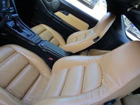 Used 1988 Porsche 928 S4 RWD image 8