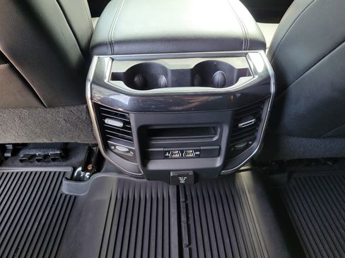Used 2019 RAM 2500 Laramie w/ Black Appearance Package AWD/4WD image 11