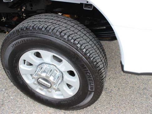 Used 2023 Ford F350 XLT w/ FX4 Off-Road Package image 6