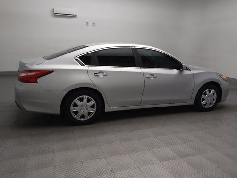 Used 2016 Nissan Altima 2.5 S w/ Power Driver Seat Package FWD image 10