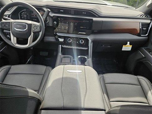 New 2026 GMC Sierra 2500 Denali w/ Denali Reserve Package image 12