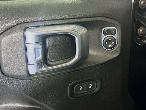 Used 2021 Jeep Wrangler Unlimited Sport AWD/4WD image 17