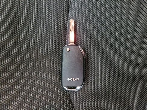 Used 2024 Kia Forte LXS w/ LXS Technology Package FWD image 32