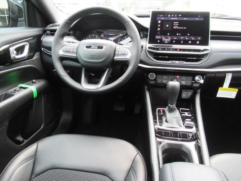 New 2026 Jeep Compass Latitude AWD/4WD image 13