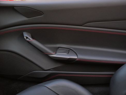 Used 2019 Ferrari 488 Spider image 16