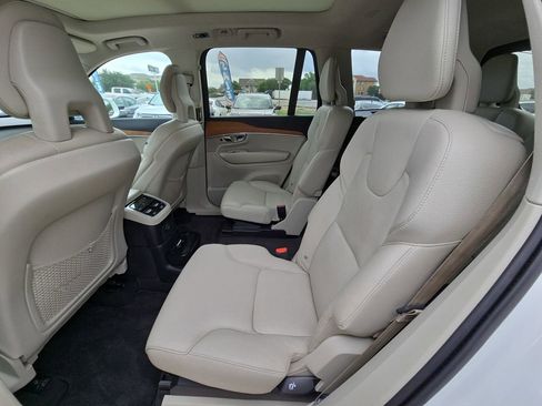 Used 2021 Volvo XC90 T8 Momentum AWD/4WD image 15