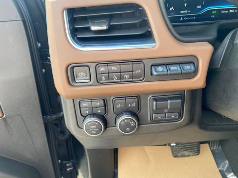 Used 2022 Chevrolet Tahoe High Country w/ LPO, Illumination Package AWD/4WD image 16