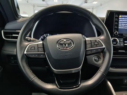 Used 2022 Toyota Highlander XSE image 22