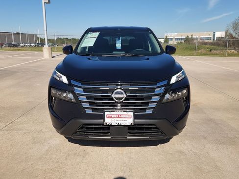 Used 2025 Nissan Rogue SV image 9