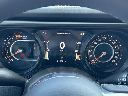 Used 2025 Jeep Wrangler Unlimited Sahara w/ Safety Group AWD/4WD image 21