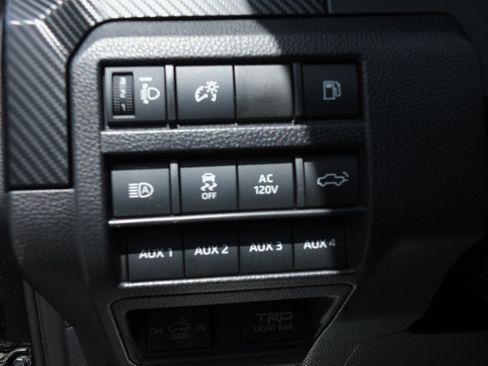 Used 2025 Toyota Tacoma TRD Pro AWD/4WD image 18