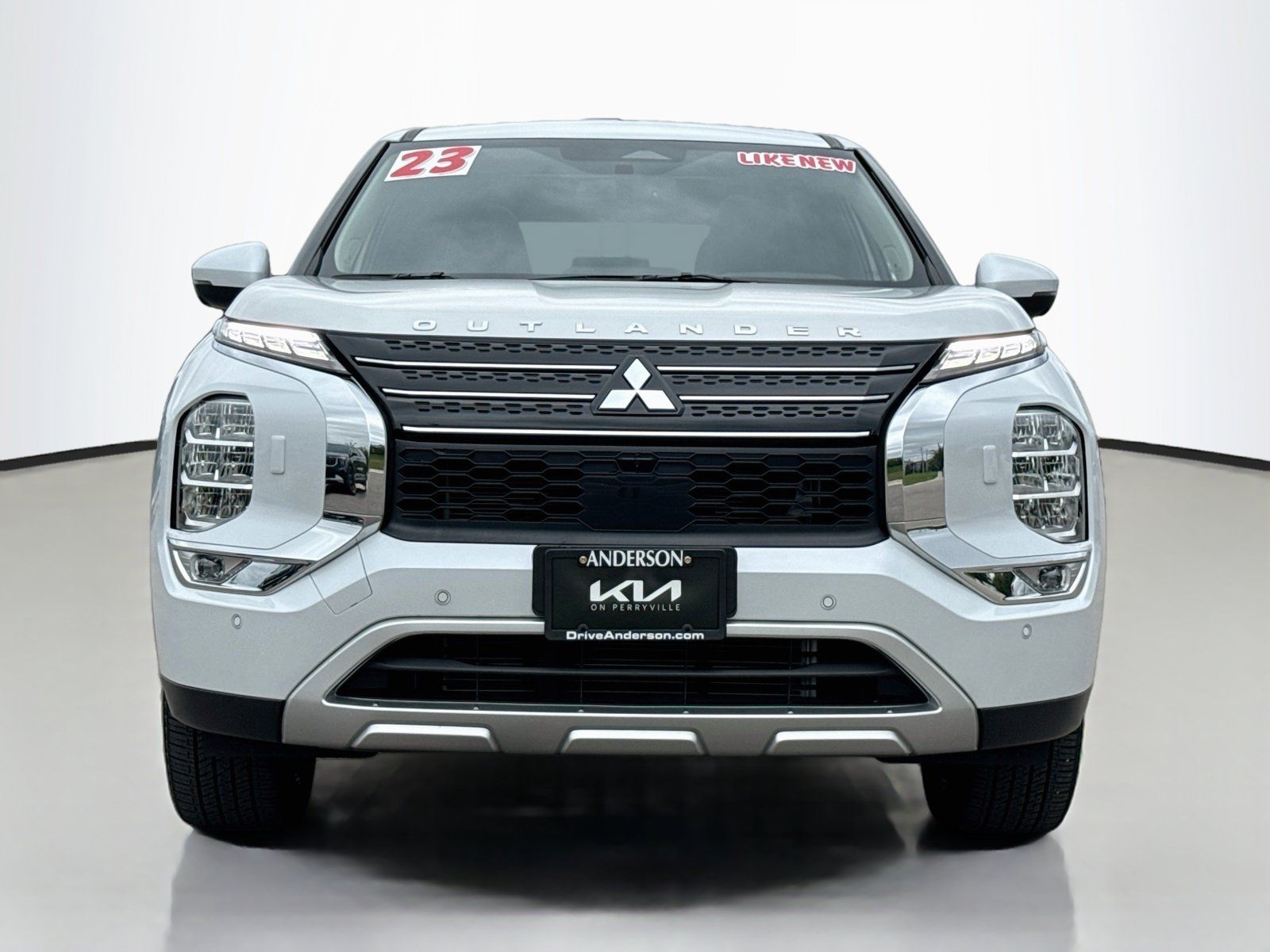 Used 2023 Mitsubishi Outlander SE AWD/4WD image 2