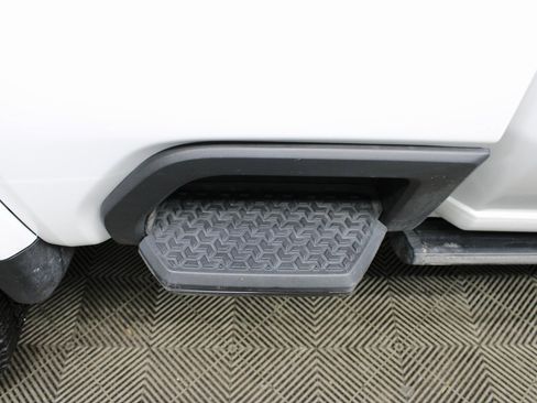 Used 2025 GMC Sierra 2500 Denali image 38