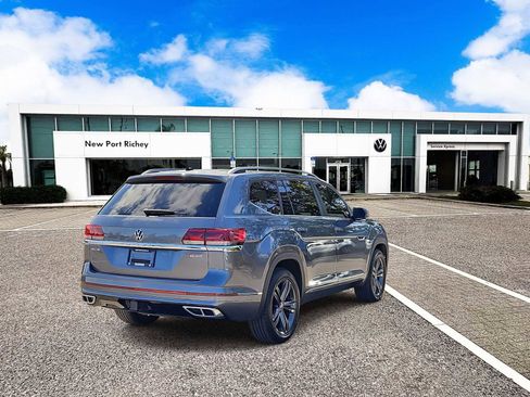 Used 2022 Volkswagen Atlas SEL R-Line image 8