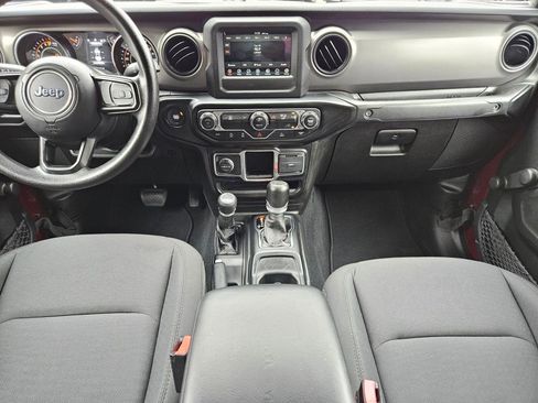 Used 2022 Jeep Gladiator Sport image 14