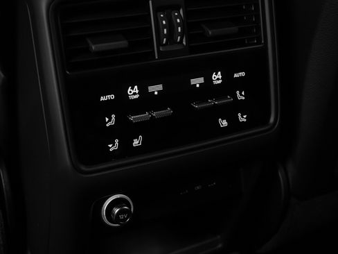 Used 2024 Porsche Cayenne image 43