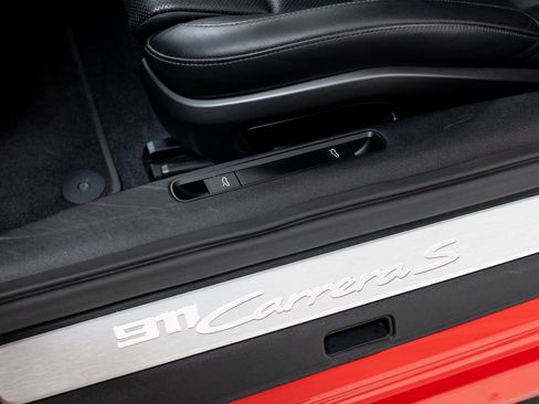 Certified 2020 Porsche 911 Carrera S RWD image 15