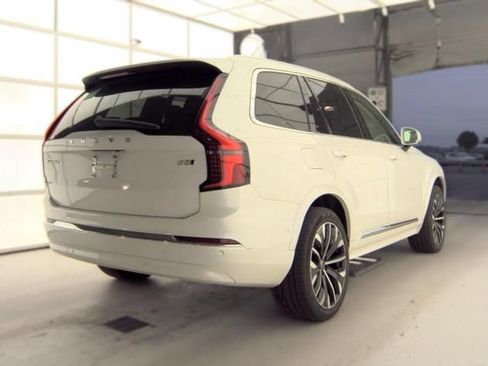 Used 2025 Volvo XC90 B5 Plus AWD/4WD image 4