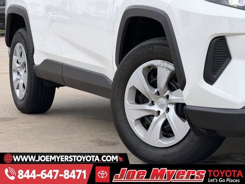 Used 2024 Toyota RAV4 LE image 12