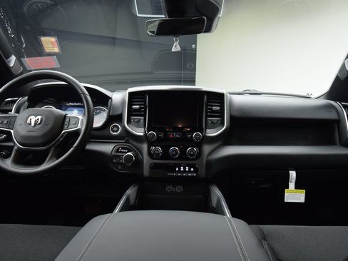 New 2026 RAM 1500 Express AWD/4WD image 35