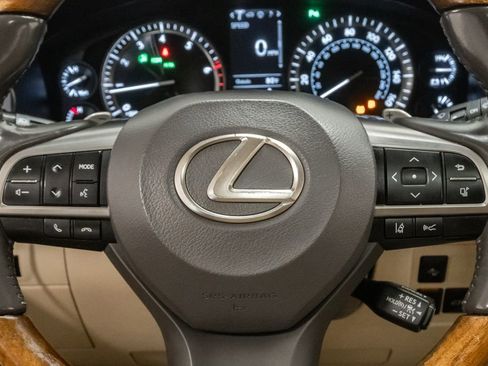 Used 2017 Lexus LX 570 4WD image 14