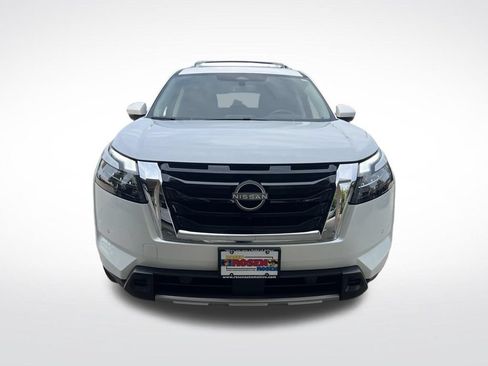 Certified 2025 Nissan Pathfinder Platinum w/ Cargo Package AWD/4WD image 2