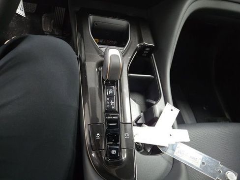 New 2026 Toyota Crown Platinum image 26