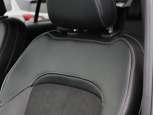 New 2025 Jeep Grand Cherokee L Altitude image 13