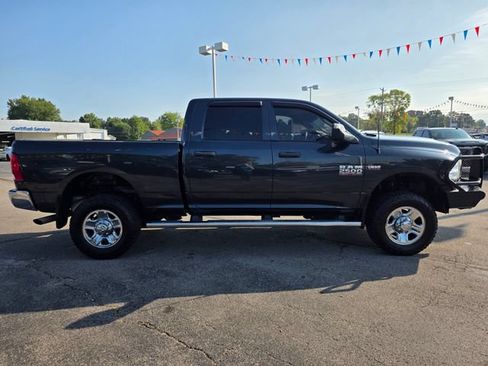 Used 2018 RAM 2500 Tradesman w/ Chrome Appearance Group AWD/4WD image 16