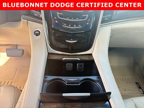 Used 2018 Cadillac Escalade Luxury RWD image 18