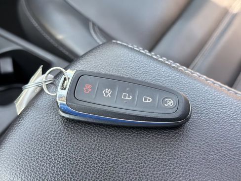 Used 2017 Ford Escape Titanium FWD image 38