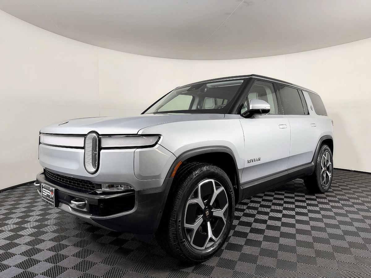 Used 2024 Rivian R1S Adventure Dual AWD/4WD image 2