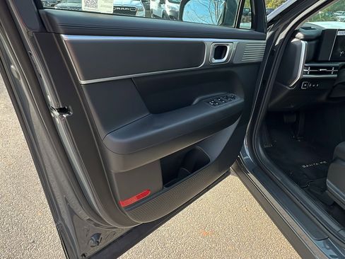Used 2025 Hyundai Santa Fe SE image 13