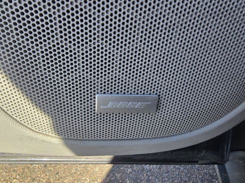 Used 2018 GMC Acadia SLT image 19