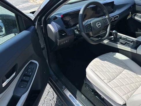 New 2026 Nissan Sentra SL FWD image 5
