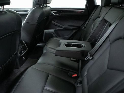 Certified 2025 Porsche Macan image 29