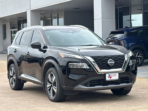 Used 2023 Nissan Rogue SL w/ SL Premium Package image 2