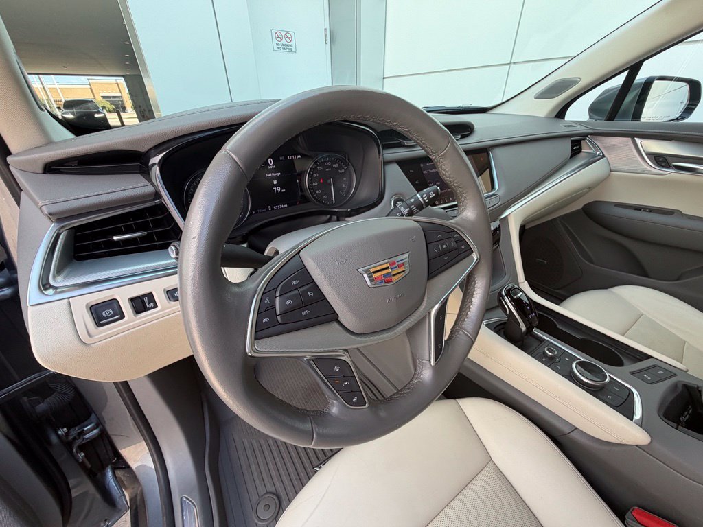 Used 2021 Cadillac XT5 Premium Luxury FWD image 12