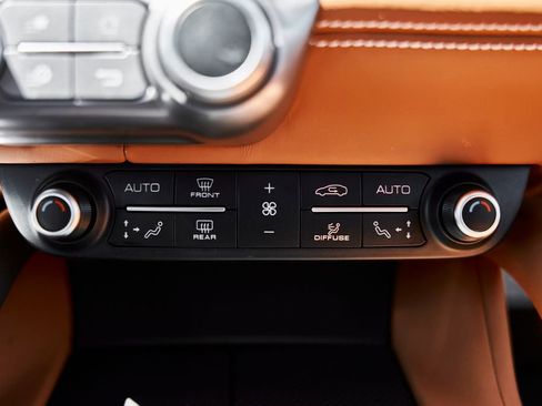 Used 2018 Ferrari GTC4Lusso image 71