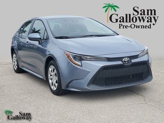 Used 2021 Toyota Corolla LE image 1