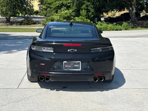 Used 2017 Chevrolet Camaro LT RWD image 6
