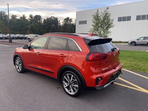 Used 2020 Kia Niro Touring image 9