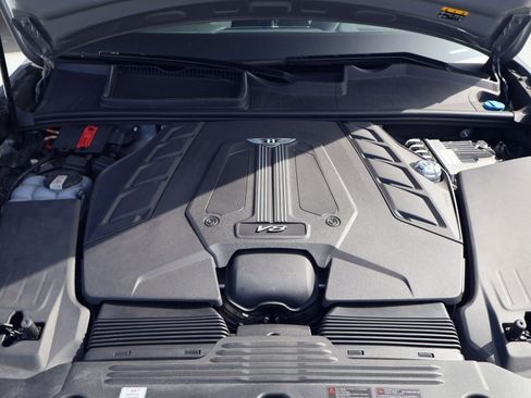 Used 2023 Bentley Bentayga Extended Wheelbase image 22